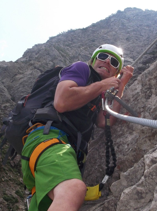 Bergwanderführer Andreas im Klettersteig Bergwanderführer Andreas im Klettersteig